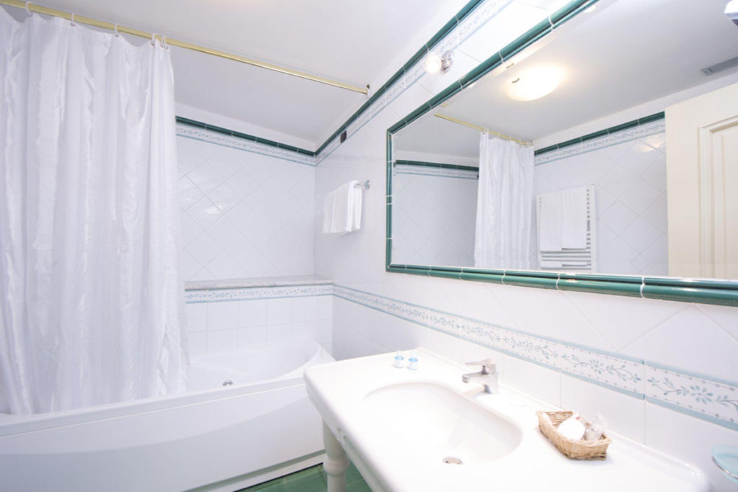 Hotel Grand Excelsior 4*