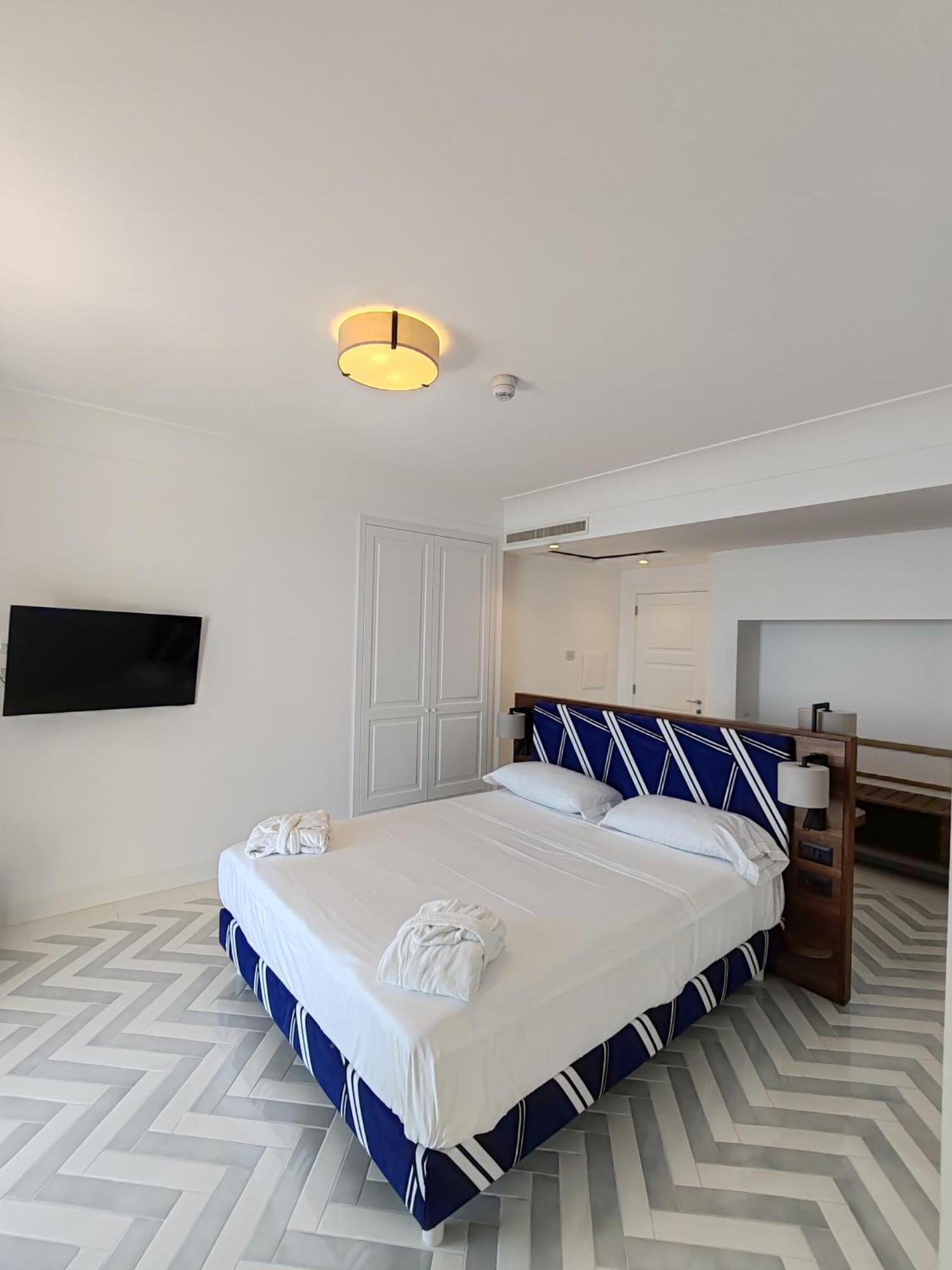 Grand Excelsior